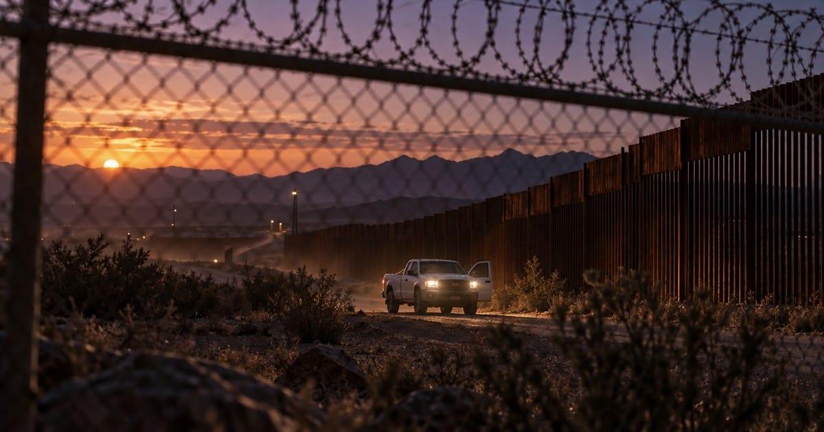 MEXICO CHARGES BORDER STATE AG WITH 'TREASON' FOR HELPING U.S. FIGHT CARTELS