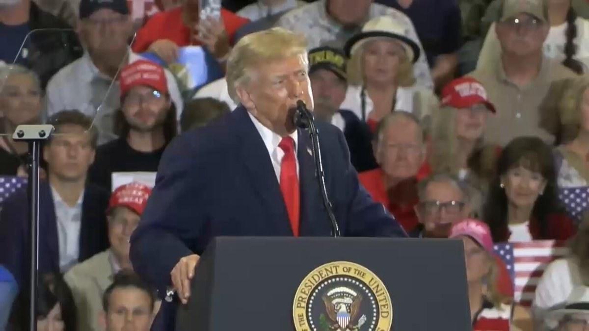 President Trump Enthralls Oklahoma Rally with Heartfelt Tributes and Support for Local Candidates