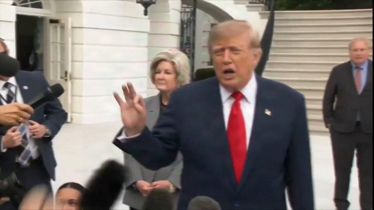 Trump Thanks Putin for 'Massive' Russian Diesel Deal, Tells Zelensky to 'Stop' Hitting Refineries and Says Ukraine Needs New President